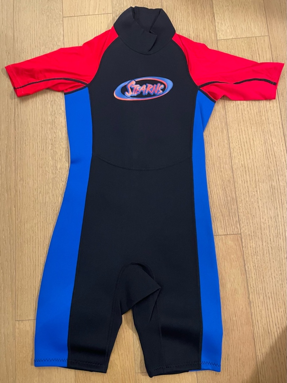 Stearns Kids Short-Sleeve Rashguard Suit in Black, Blue & Red